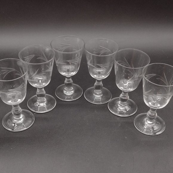 6 Etched Crystal Liqueur Glasses - Picture 3 of 11